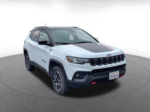 2025 Jeep Compass Trailhawk