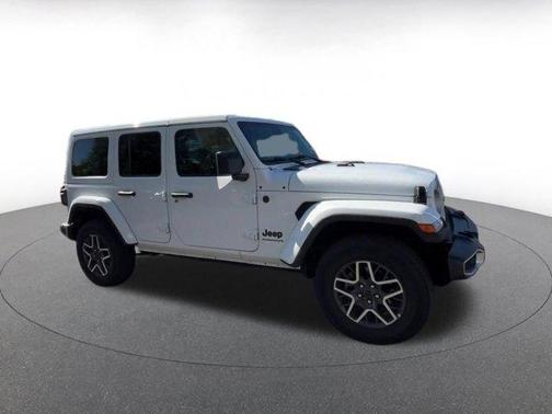 Bright White Clearcoat 2025 Jeep Wrangler 4-Door Sahara 4x4