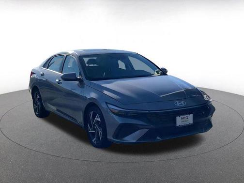 2025 Hyundai ELANTRA SEL