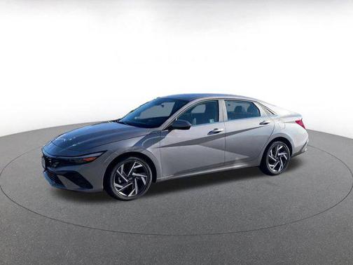 2025 Hyundai ELANTRA SEL