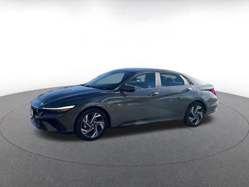 2025 Hyundai ELANTRA SEL