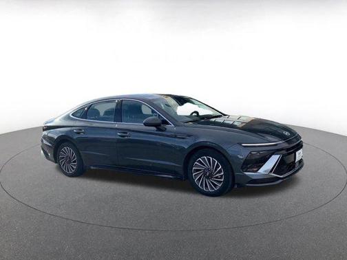 2025 Hyundai SONATA Hybrid SE