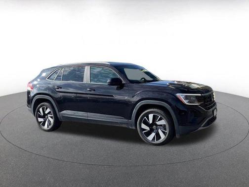 2025 Volkswagen Atlas Cross Sport 2.0T SE w/Technology 4MOTION