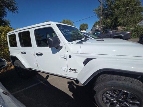 2025 Jeep Wrangler 4-Door Sahara 4x4
