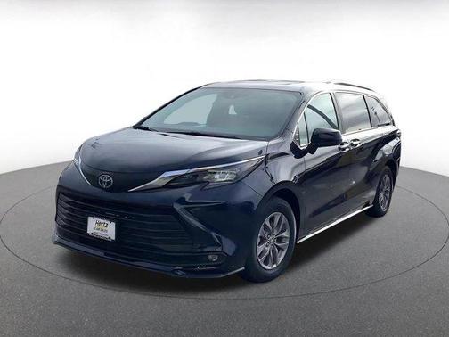 2025 Toyota Sienna XLE
