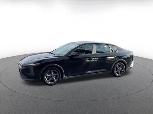 Aurora Black Pearl 2025 Kia K4 LXS