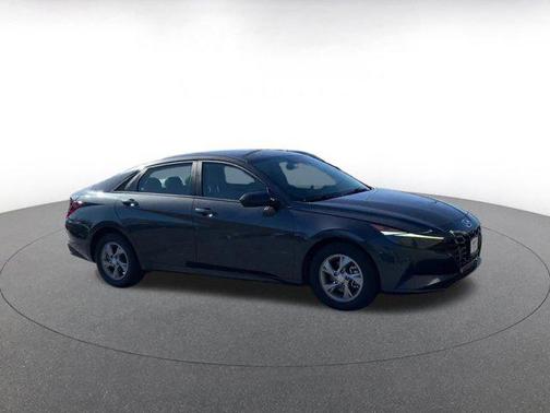 2021 Hyundai ELANTRA SE