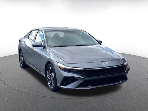 2025 Hyundai ELANTRA SEL