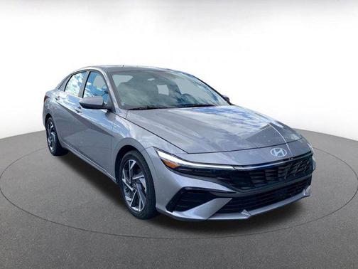 2025 Hyundai ELANTRA SEL