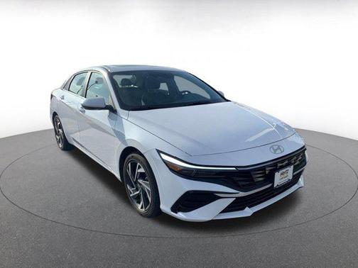 2025 Hyundai ELANTRA SEL