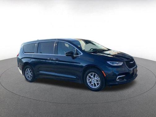 2025 Chrysler Pacifica L