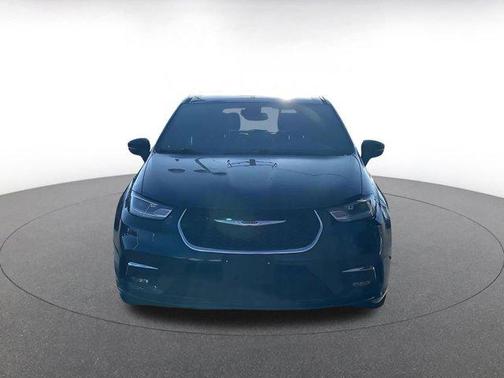 2025 Chrysler Pacifica L