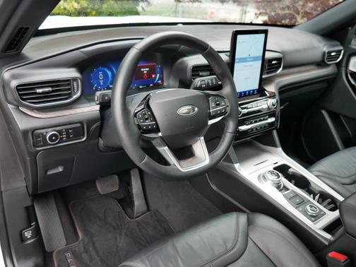 2024 Ford Explorer PLATINUM