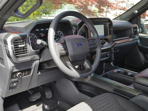 ICONIC SILVER METALLIC 2023 Ford F-150 XL