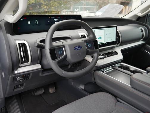 GLACIER GRAY METALLIC TC 2025 Ford Expedition ACTIVE