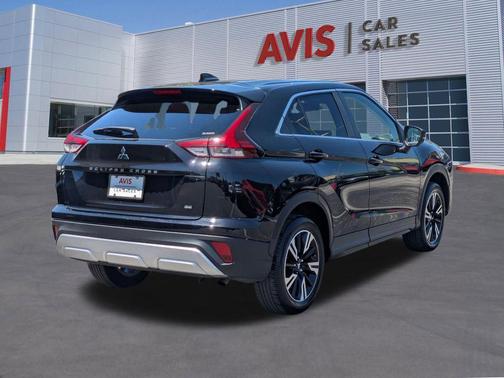 Labrador Black Pearl 2025 Mitsubishi Eclipse Cross SE