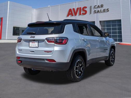 2025 Jeep Compass Trailhawk