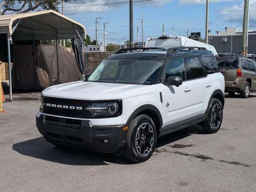 Oxford White 2025 Ford Bronco Sport Outer Banks