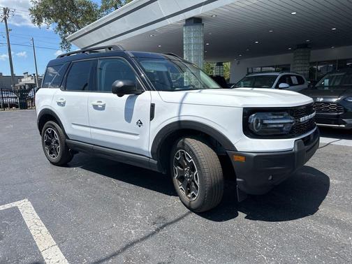 Oxford White 2025 Ford Bronco Sport Outer Banks