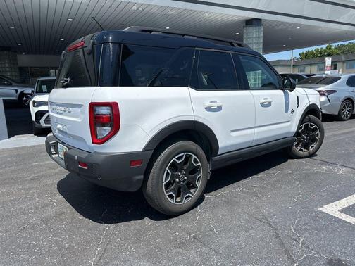 Oxford White 2025 Ford Bronco Sport Outer Banks