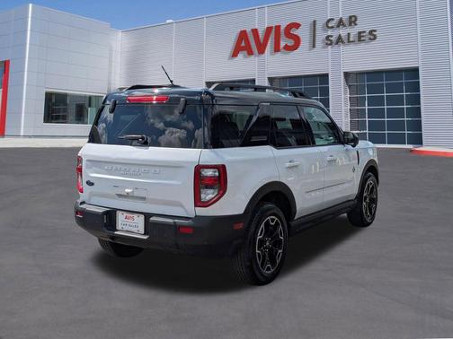 Oxford White 2025 Ford Bronco Sport Outer Banks