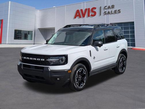 Oxford White 2025 Ford Bronco Sport Outer Banks