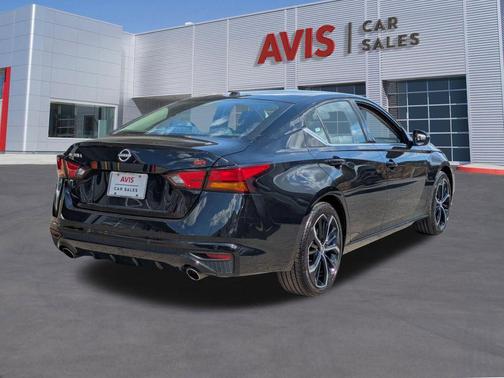 Super Black 2025 Nissan Altima SR FWD
