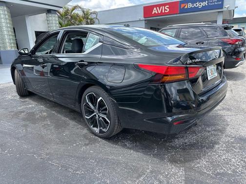 Super Black 2025 Nissan Altima SR FWD
