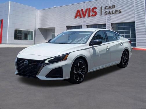 White 2025 Nissan Altima SR FWD