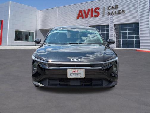 Aurora Black Pearl 2025 Kia K4 LXS