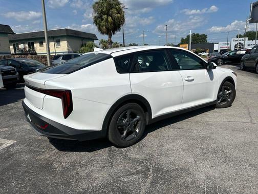 Snow White Pearl 2025 Kia K4 LXS