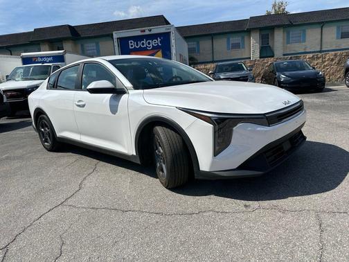 Snow White Pearl 2025 Kia K4 LXS