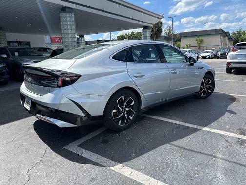 Aero Silver 2025 Hyundai SONATA SEL