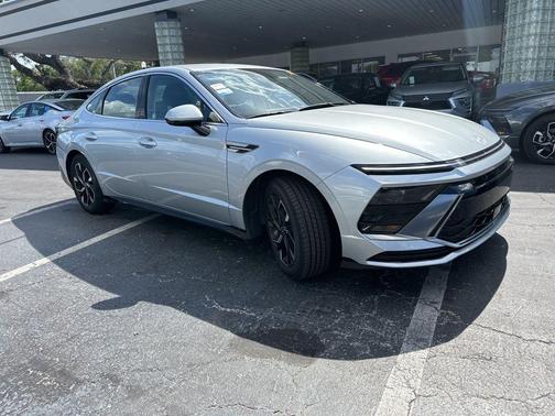 Aero Silver 2025 Hyundai SONATA SEL
