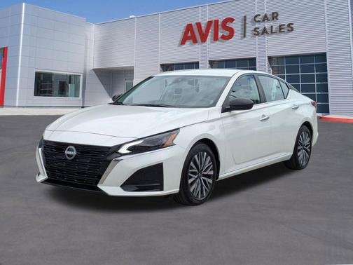 Glacier White 2025 Nissan Altima 2.5 SV