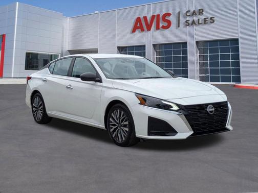 Glacier White 2025 Nissan Altima 2.5 SV