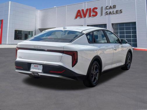 2025 Kia K4 LXS
