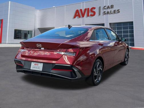 2025 Hyundai ELANTRA SEL