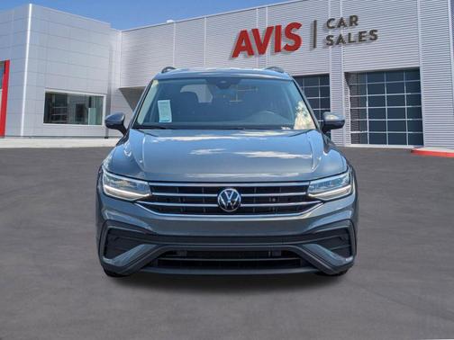 Platinum Gray Metallic 2024 Volkswagen Tiguan 2.0T S