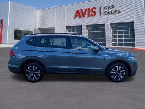 Platinum Gray Metallic 2024 Volkswagen Tiguan 2.0T S
