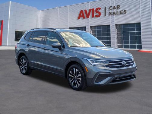 Platinum Gray Metallic 2024 Volkswagen Tiguan 2.0T S
