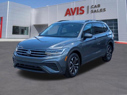 Platinum Gray Metallic 2024 Volkswagen Tiguan 2.0T S