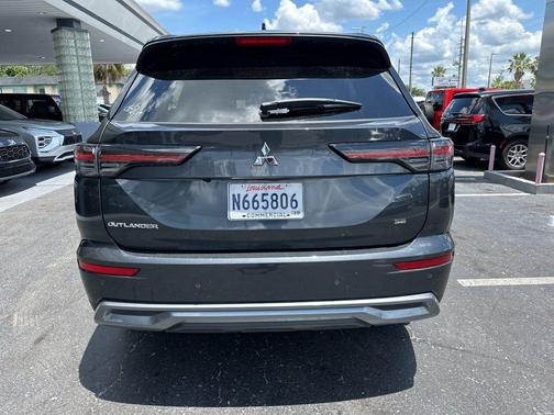 Gray 2025 Mitsubishi Outlander SE