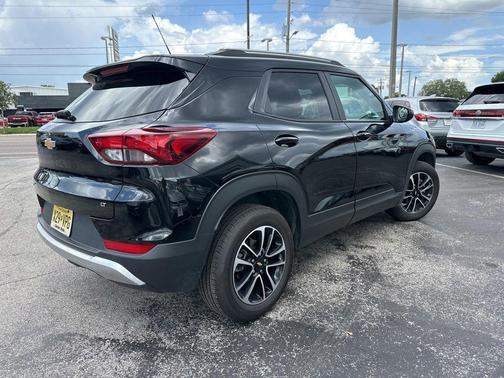 Mosaic Black Metallic 2025 Chevrolet Trailblazer LT