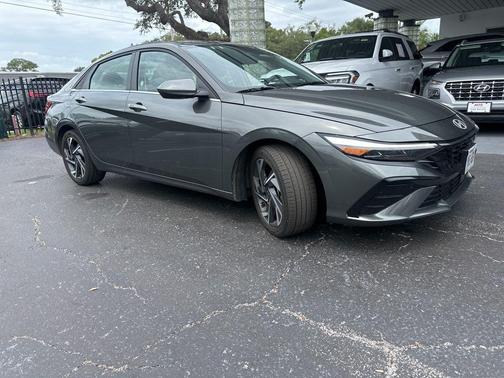 Amazon Gray 2025 Hyundai ELANTRA SEL