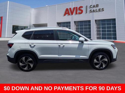 Pure White 2025 Volkswagen Taos 1.5T SE