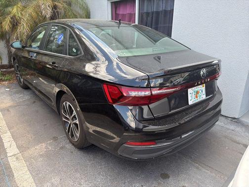 Deep Black Pearl 2025 Volkswagen Jetta 1.5T Sport