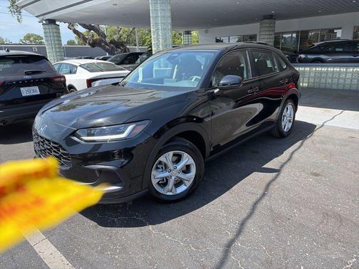 Crystal Black Pearl 2025 Honda HR-V LX
