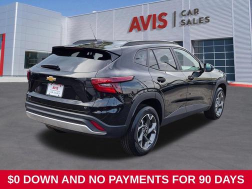 Mosaic Black Metallic 2025 Chevrolet Trax LT