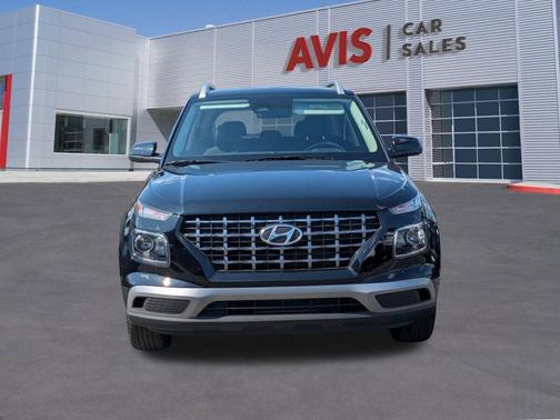 Onyx Black 2025 Hyundai VENUE SEL